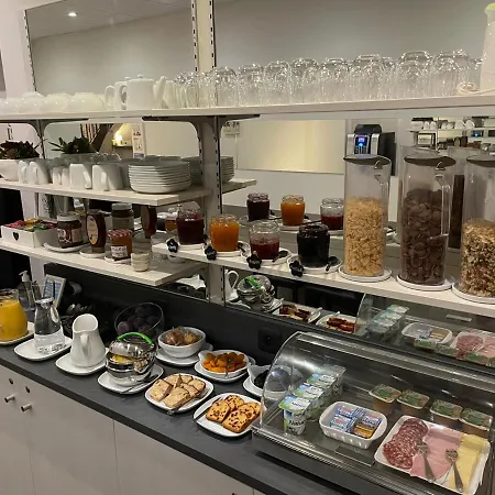 Готель La Pergola D'arcachon 2*