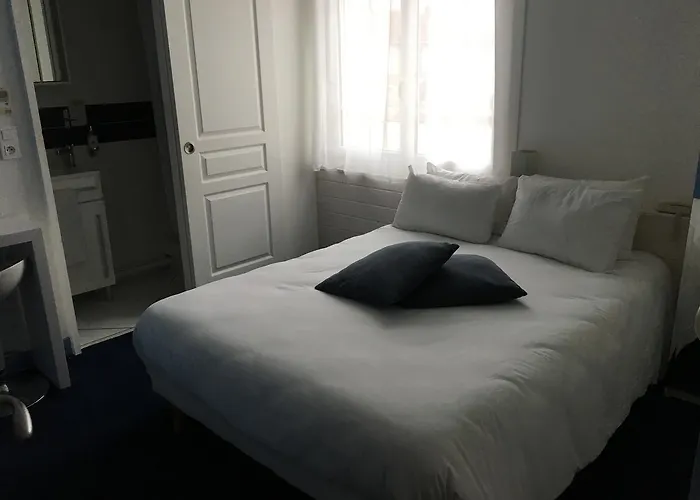 Hotel La Pergola D'arcachon 2*